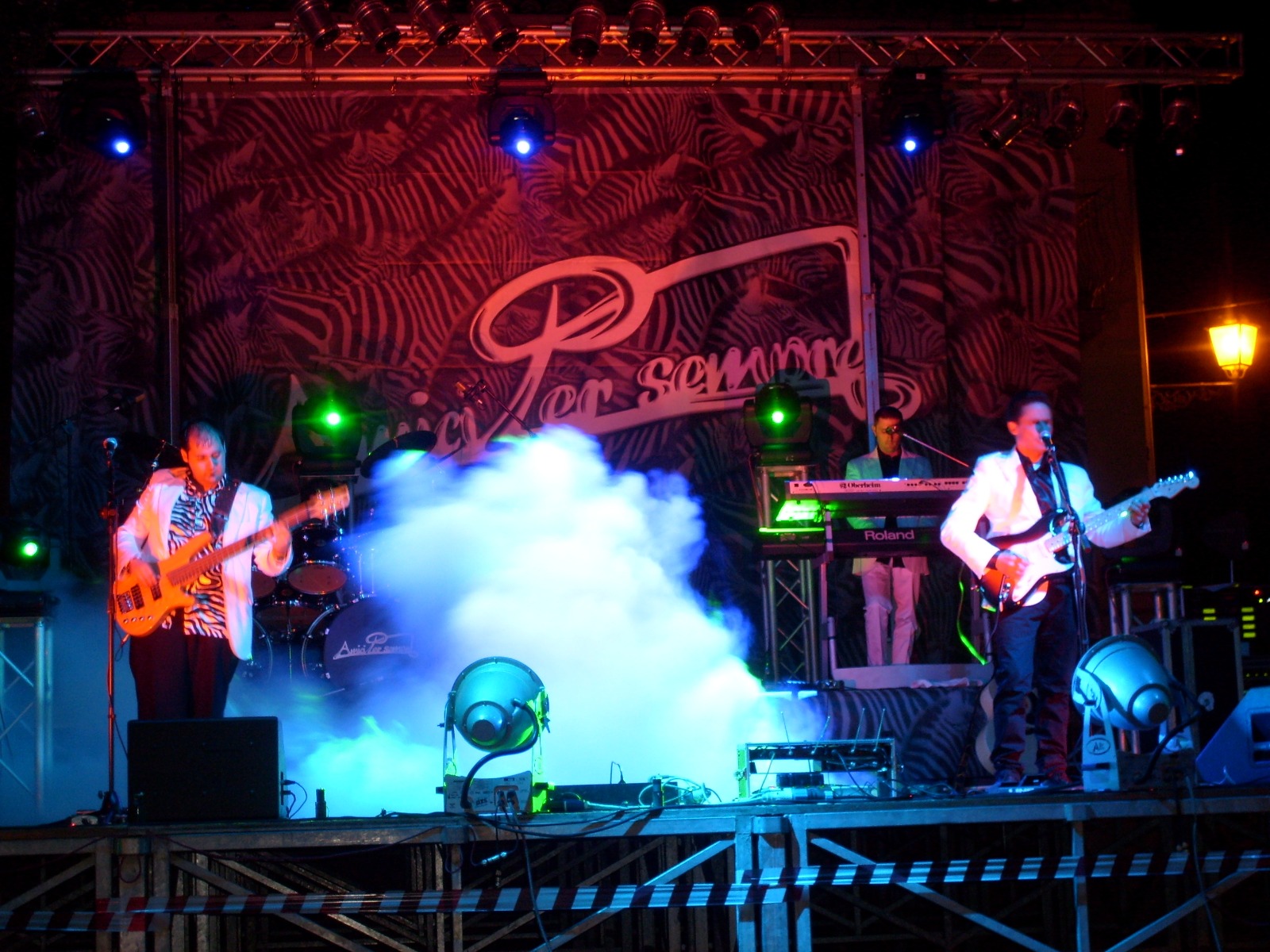 Scenografia zebrata – Amici Per Sempre live Viterbo